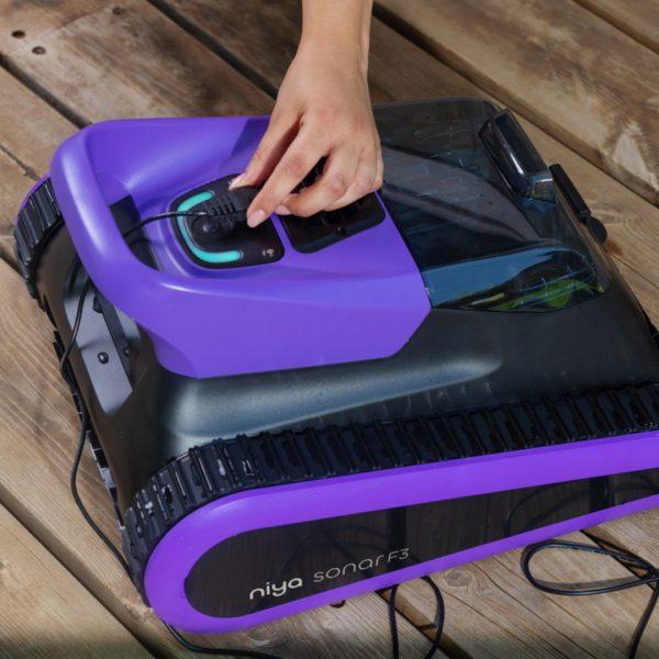 ⁦רובוט אלחוטי NIYA SONAR F3 מבית Maytronics – אספקה 21.5⁩ – תמונה ⁦3⁩